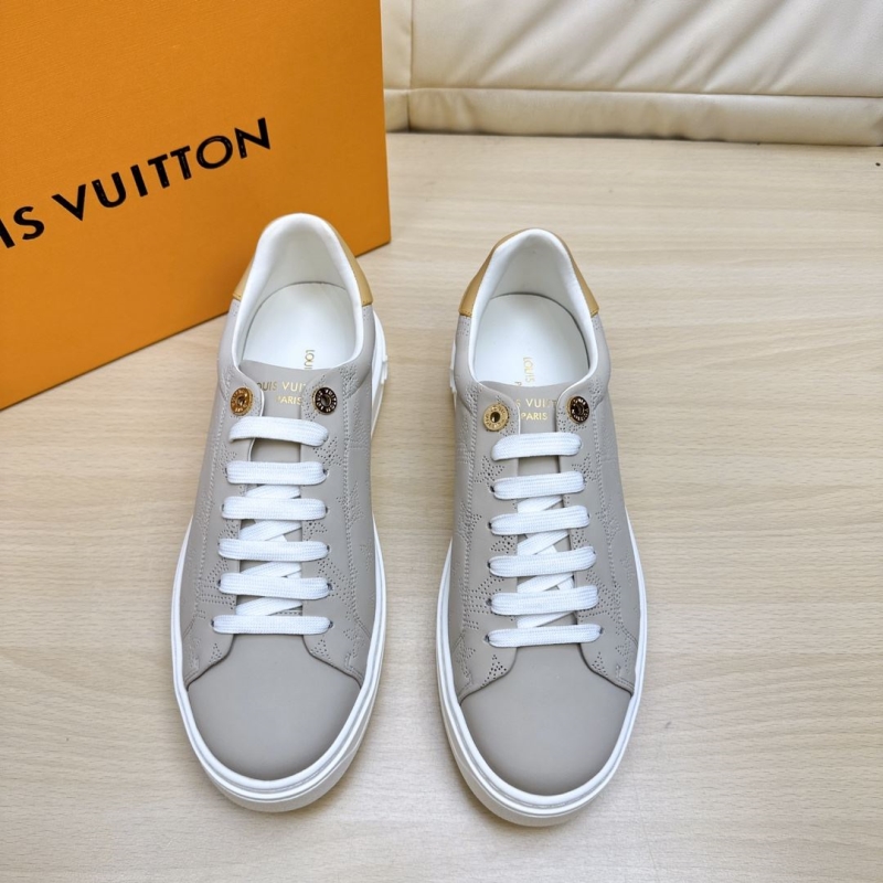 l**is V*t*n sneakers